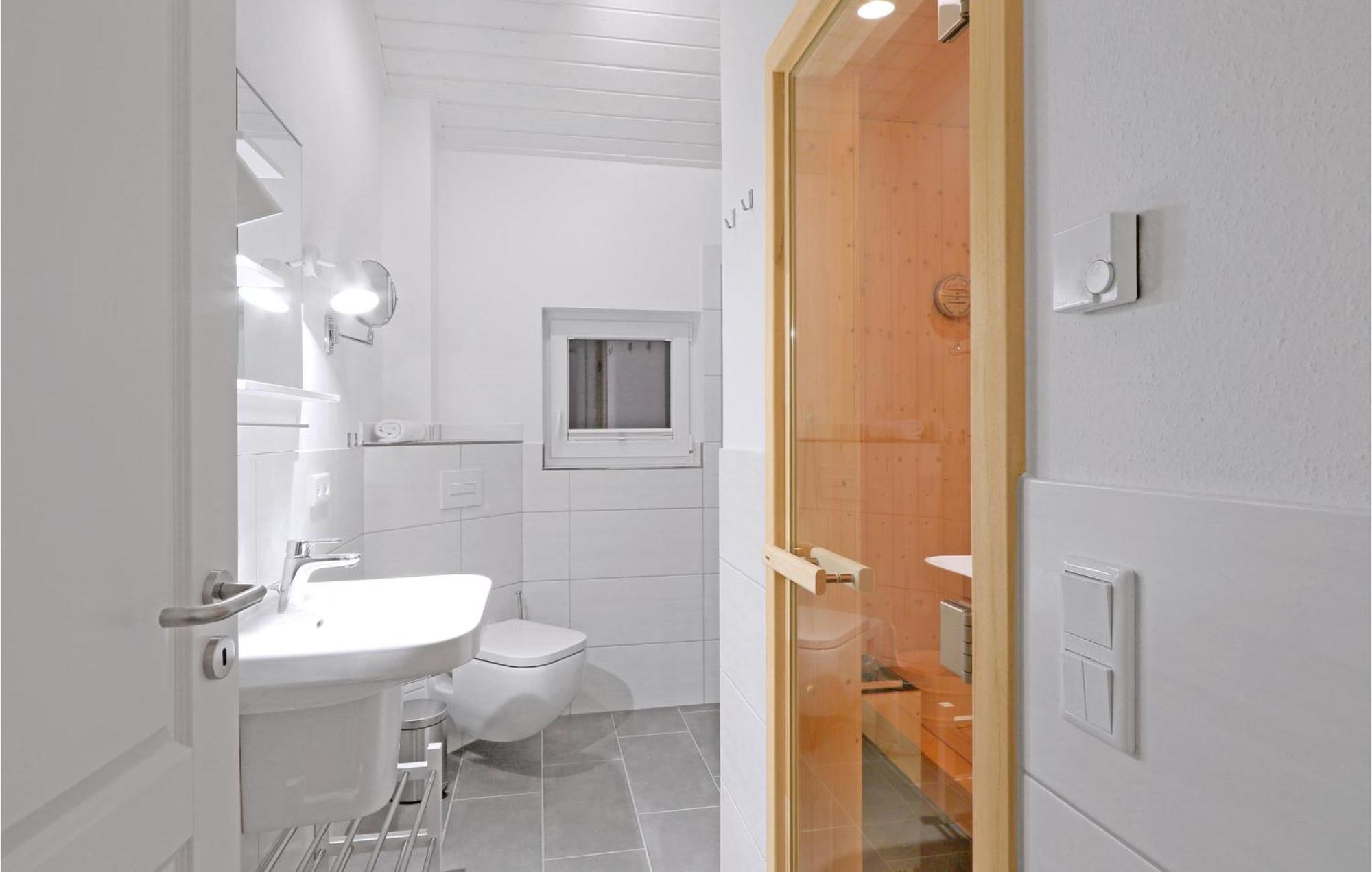 3 Bedroom Stunning Home In Krems Ii-Warderbrueck Gols Eksteriør bilde